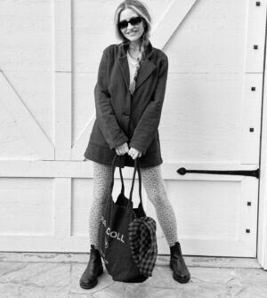 Rebecca Gayheart Instagram - Time to hit the road 💜. #easterweekend #caligirl #letsgo