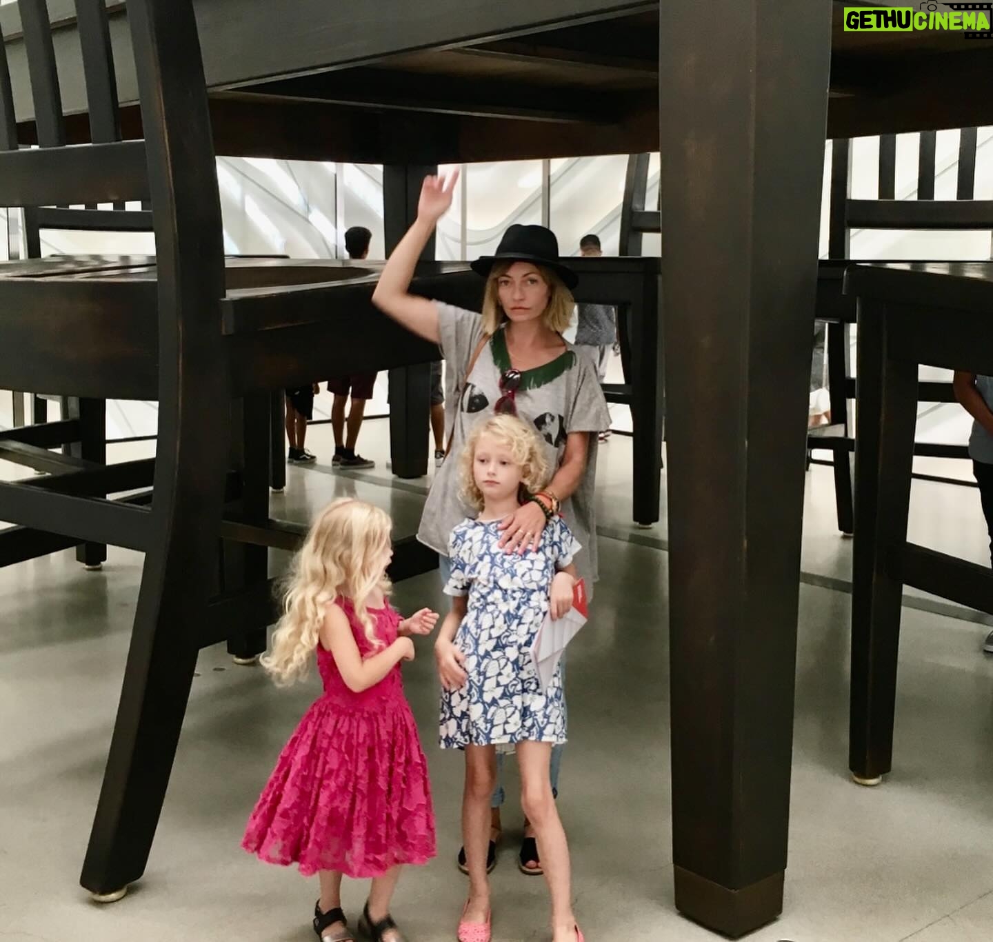 Rebecca Gayheart Instagram - My heart is full today ❤️I’m so incredibly lucky to have my girls with me today and everyday . Sending love to all the moms , dads and parents who are struggling today or having a tough time . It’s not lost on me how lucky I am to be surrounded by my girls , friends and family. #mothersday #gratitude #momofgirls