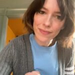 Rebecca Hall Instagram – Some #bts from Australia and a thank you to everyone for coming OUT to the theaters this past weekend!! 💋🎉
.
.
.
 @thatdanstevens I’ll never forgive you for trying to corpse me like this
.
.
.
And thank yous to @manspellman  and @spellman.samantha for helping with my #ASL – still learning!