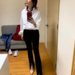 Rebecca Jones Instagram - Sábado 💥. Stilettos o sneakers?😏 la respuesta es obvia, no? Les deseo un sábado a gusto ♥️😎