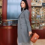 Rebecca Lim Instagram – Timeless elegance with Ralph Lauren 🤍✨

No prizes for guessing which is my favourite bag at the RL888 pop-up. Just need to decide on a colour. Suggestions? 😊🤍

@ralphlauren #RalphLaurenSG #RL888