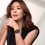 Rebecca Lim Instagram – Time is a strange thing. It moves so quickly yet slowly at the same time. Anyone else agrees? 😊 
Most importantly let’s treasure the moments we have 🤍

Love this @longines Spirit Zulu 🤍 It’s the perfect balance of masculinity and elegance topped with a timely reminder of the #LonginesSpirit 🤍

#EleganceisanAttitude #ThePioneerSpiritLivesOn #PionneringTimeZones