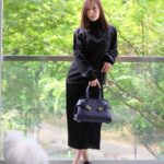 Rebecca Lim Instagram – Big hugs to you 🩵🤍💙 @ferragamo 

#FerragamoHugBag #FerragamoFW23