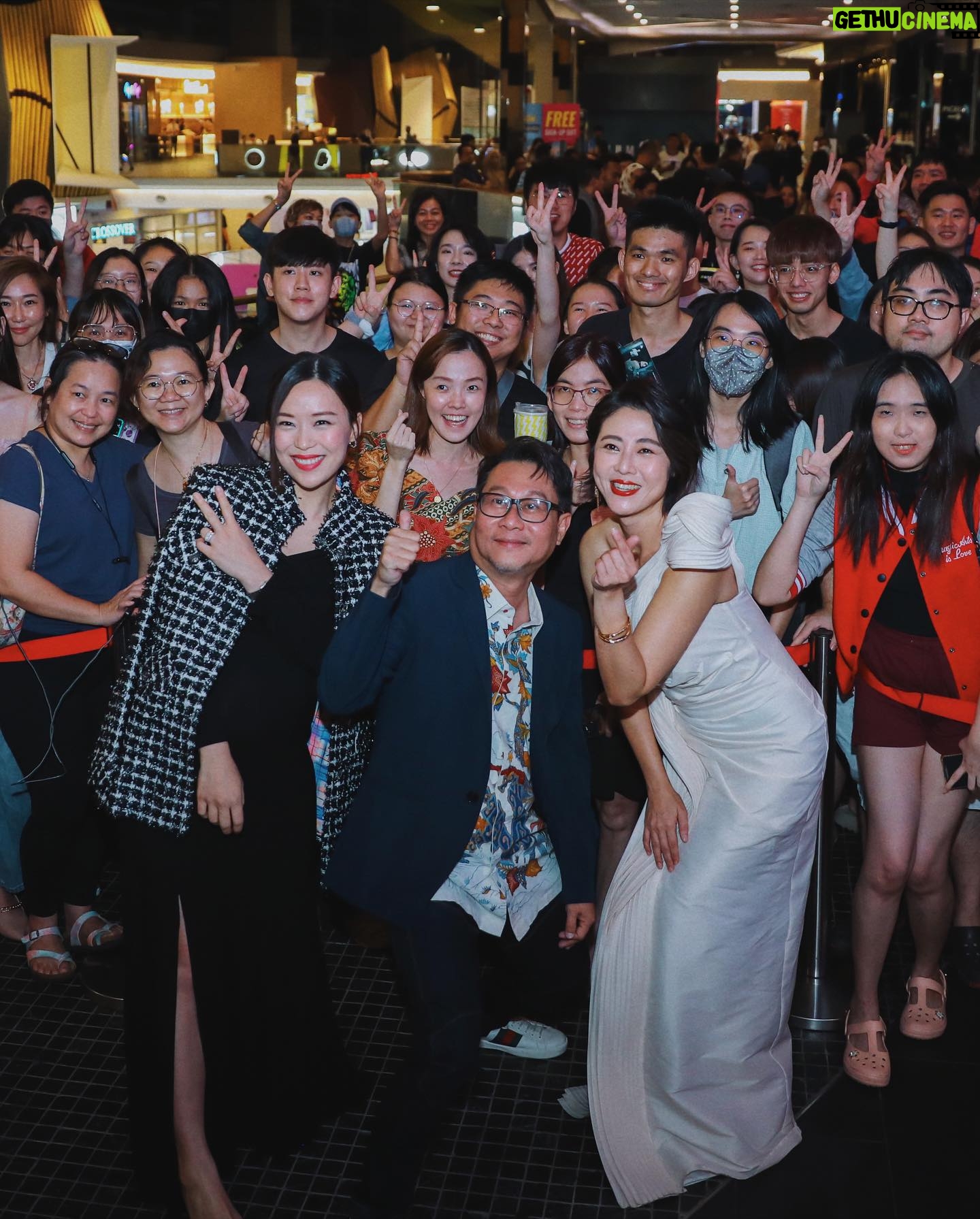 Rebecca Lim Instagram - 《陪月》Malaysia gala premiere was so much fun and left me feeling all warm and fuzzy with all your love 🤍🫶🏻🤍 谢谢马来西亚的朋友们 🫶🏻 See you all at the Singapore gala premiere this evening 🤍😊#ConfinementTheMovie