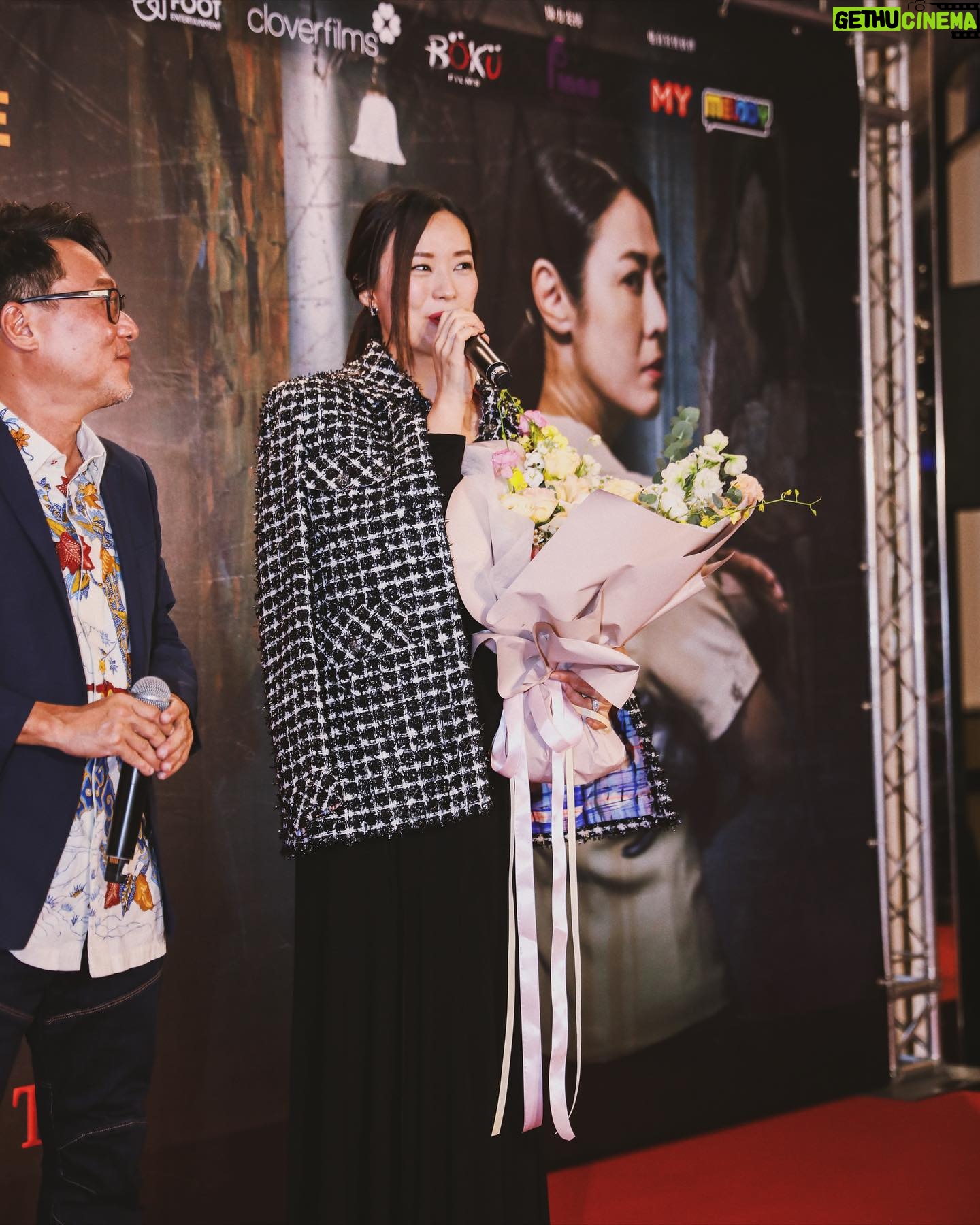 Rebecca Lim Instagram - 《陪月》Malaysia gala premiere was so much fun and left me feeling all warm and fuzzy with all your love 🤍🫶🏻🤍 谢谢马来西亚的朋友们 🫶🏻 See you all at the Singapore gala premiere this evening 🤍😊#ConfinementTheMovie