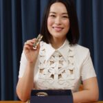 Rebecca Lim Instagram – These are my precious memories 🤍✨🤍

Celebrating my precious moments with Clé de Peau Beauté and their latest launch, The Precious Lipstick 🫶🏻

@cledepeaubeaute #ThePreciousLipstick #MostPreciousMemories #cledepeaubeautesg #CPBcollective