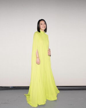 Rebecca Lim Instagram - I’ll admit I was feeling nervous while getting ready for TV’s biggest night just 2.5 months after giving birth. But I am grateful to my team for helping me feel my best despite my insecurities. As they say, no matter how you feel, dress up, show up, and never give up 🤍 It’s good to be back 🫶🏻💪🏻🫶🏻

Makeup @shaunleelee 
Hair @dexterng 
Stylist @samonggg 
Gown @gucci 
Timepiece @longines
Jewellery @bulgari 
Photographer @josedanielretrato