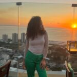 Reem Ahmed Instagram – #iliketomoveitmoveit 💚🌅