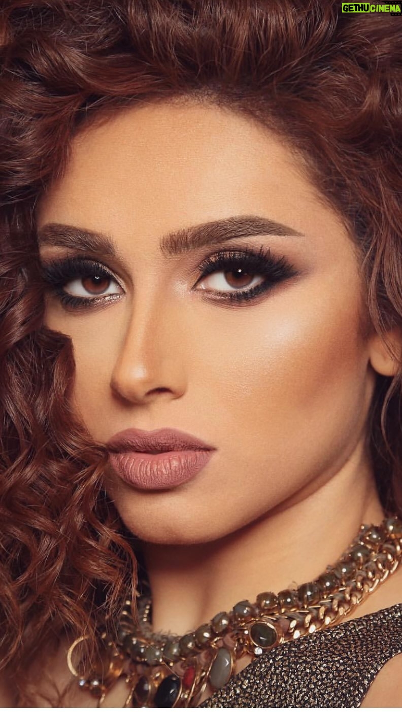 Reem Ahmed Instagram - 💄Makeup artist @marwaabazaofficial 📸photographer @memo_photography 💇‍♀️Hairdresser @samehawadofficial