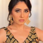 Reem Ahmed Instagram - “Whatever you are, be a good one.” #fashiondesigner @salyomar #makeupartist @nooraudii #hairstylist @mohamed.abdallah.hairstylist #photographer @minageorgephotography