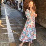 Reem Ahmed Instagram - A sunset is the sun’s fiery kiss to the night 🌅 #sunnyday #lovequotes #sunset #sunsetlovers #لبنان #lebanon #چبيل #lovetravel #amazingplaces #curlyhair #curlyhairstyles