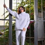 Reem Ahmed Instagram - Baiet suit available now in 4 colours black / white / Cafè & gray @perleboutique Size : m/ l / xl For order dm 📩 . . With star ✨️ : @reem_ahmedofficial Makup artist : @aya_elsheriff Hairdresser : @yasmi.nelsherif Vediography : @fatma_mohamed_videographer Photography : @ahmed_halim_photography Owners : @tantawi.heba : @emanabdlbadiaa : @mennaasa3ed Studio : @lacaraeg . . #perleboutique #whitesuit #blacksuit #readytowear