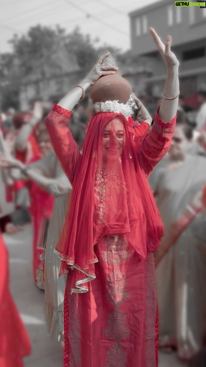 Reena Kapoor - 1.8K Likes - Kalash yatra of the sacred Narmada river on Geeta Jayanthi 🙏