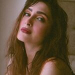 Reena Aggarwal Instagram - Straight outta 90s film 📺🎞️ . . . . . . . . . . . . . . . . . #90s #90smusic #90skid #90smovies #aashiqui #alltimefavorite #kumarsanu #alkayagnik #uditnarayan #musiclover #90ssongs #90snostalgia #90svibes #90saesthetic #90slove #90sbaby