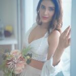 Reena Aggarwal Instagram - Perfect location,perfect weather,perfect chai🤌🏻 Oye hoye haaye haaye ….👀 #iykyk 😜 📸: @pixelpassionfotography . . . . . . . . . . . . . . . . . . . . . . . . . #mondaymood #photoshoot #portraitphotography #shootmode #shootlife #portrait #whiteshirt #casualstyle #ootd #ootdfashion #style #styleinspiration #fashion #minimal #setlife #portraits #photography #shoot #artwork #artphotography