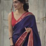 Reena Aggarwal Instagram – सारे दिन की थकावट दूर हो जाती है , जब रात को तुमसे बात हो जाती है! 🌼♥️

#explore #explorar #exploremore
#saree #sareelove #sareelovers #sareeindia
#trending