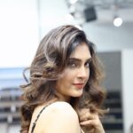 Reena Aggarwal Instagram – Is it #womancrushwednesday already 🙈🧡
.
.
.
.
.
.
.
.
.
.
.
.
.
. #moodedits #artwork #art #artist #photography #moodboard #reelitfeelit #reelsinstagram #ootdfashion #beauty #candid #portrait #styleoftheday  #happyvalentinesday