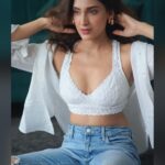 Reena Aggarwal Instagram - Wussup you emotionally unavailable people 🫵🏻how’s your week going 💬🤍 📸: @pixelpassionfotography . . . . . . . . . . . . . . . . . . . . . . . . . . . #portraitphotography #photoshoot #portrait #whiteshirt #denim #casualstyle #ootd #ootdfashion #style #styleinspiration #fashion #minimal #stylediaries #portraits #photography #shoot
