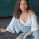 Reena Aggarwal Instagram – Wussup you emotionally unavailable people 🫵🏻how’s your week going 💬🤍
📸: @pixelpassionfotography
.
.
.
.
.
.
.
.
.
.
.
.
.
.
.
.
.
.
.
.
.
.
.
.
.
.
.
#portraitphotography #photoshoot #portrait #whiteshirt #denim #casualstyle #ootd #ootdfashion #style #styleinspiration #fashion #minimal #stylediaries #portraits #photography #shoot