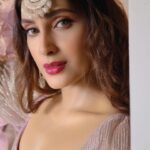 Reena Aggarwal Instagram – Serving looks 📸 Swipe to see my most favourite looks from @labeltanva #throwbackthursday .
.
.
.
.
.
.
.
.
.
.
.
.
.
.
.
.
.
.
.
#lehenga #saree #styleinspiration #ethnicwear #lehengalove #ethnicstyle #jewellery #fashionstyle #ootdfashion #ethnic #makeuptransformation #fashion