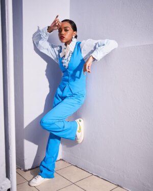Regan Aliyah Instagram - quick bathroom break

📸: @matt_kallish 
🧵: @cameoadele_ 
💄: @robertti 
big thanks to my amazing team that made this shoot possible & so dope @karli___rae @reallifeofjet1 @adriennemariya ✨