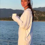 Regina Burd Instagram – Бывают дни, сотканные из одних запахов.Иные дни хорошо пробовать на вкус, а иные – на ощупь. А бывают и такие, когда есть все сразу. Вот, например , сегодня. 
Рэй Бредбери