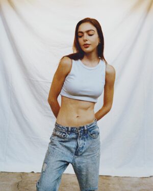 Regina Pavón Instagram - Film portraits📷 🎞️
by @ediediedy