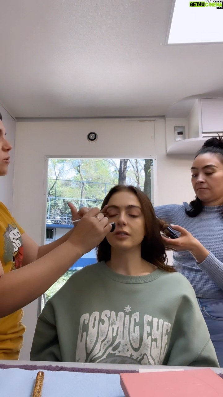 Regina Pavón Instagram - Mis hadas de la belleza en este proyecto @marcialauravega @pampimoo 🦋
