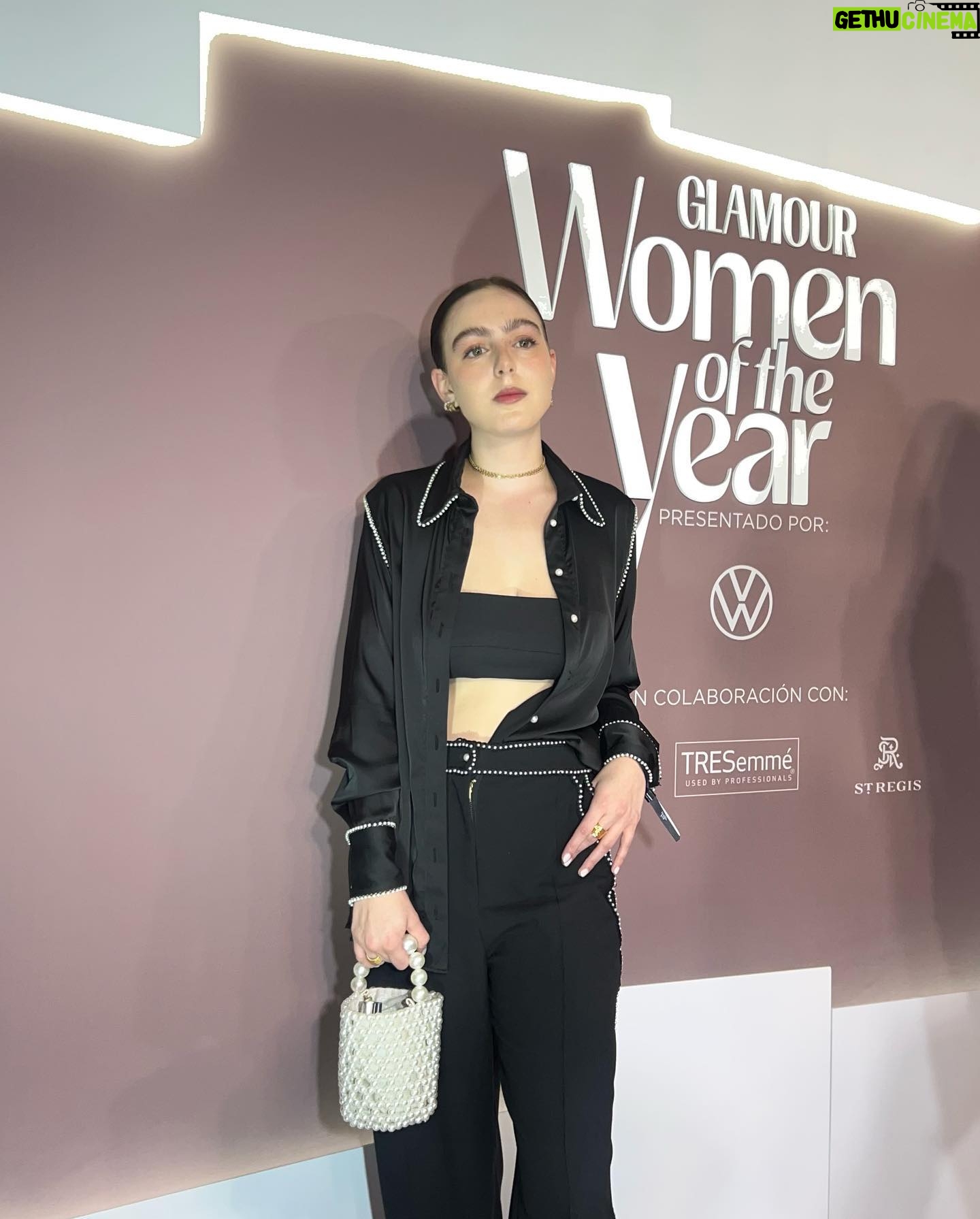 Regina Pavón Instagram - WOTY 2023 @glamourmexico 🦋 Gracias @itsfarahslim por este espacio amoroso para celebrarnos, compartir y expresarnos. Fue un honor haber formado parte de esta edición.✨ Total look @verodiazmx Showroom: @steponfashion Makup & hair by me :)