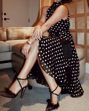 Regina Reynoso Instagram - Thank you @sagaftra for having us tonight!  Styling by: @jilljacobsstudio makeup by @thetonyabrewer HAIR: @chrisdylanhair  dress: @carolinaherrera shoes: @andreawazenofficial bag: @byfar_official jewelry: @_jennybird
