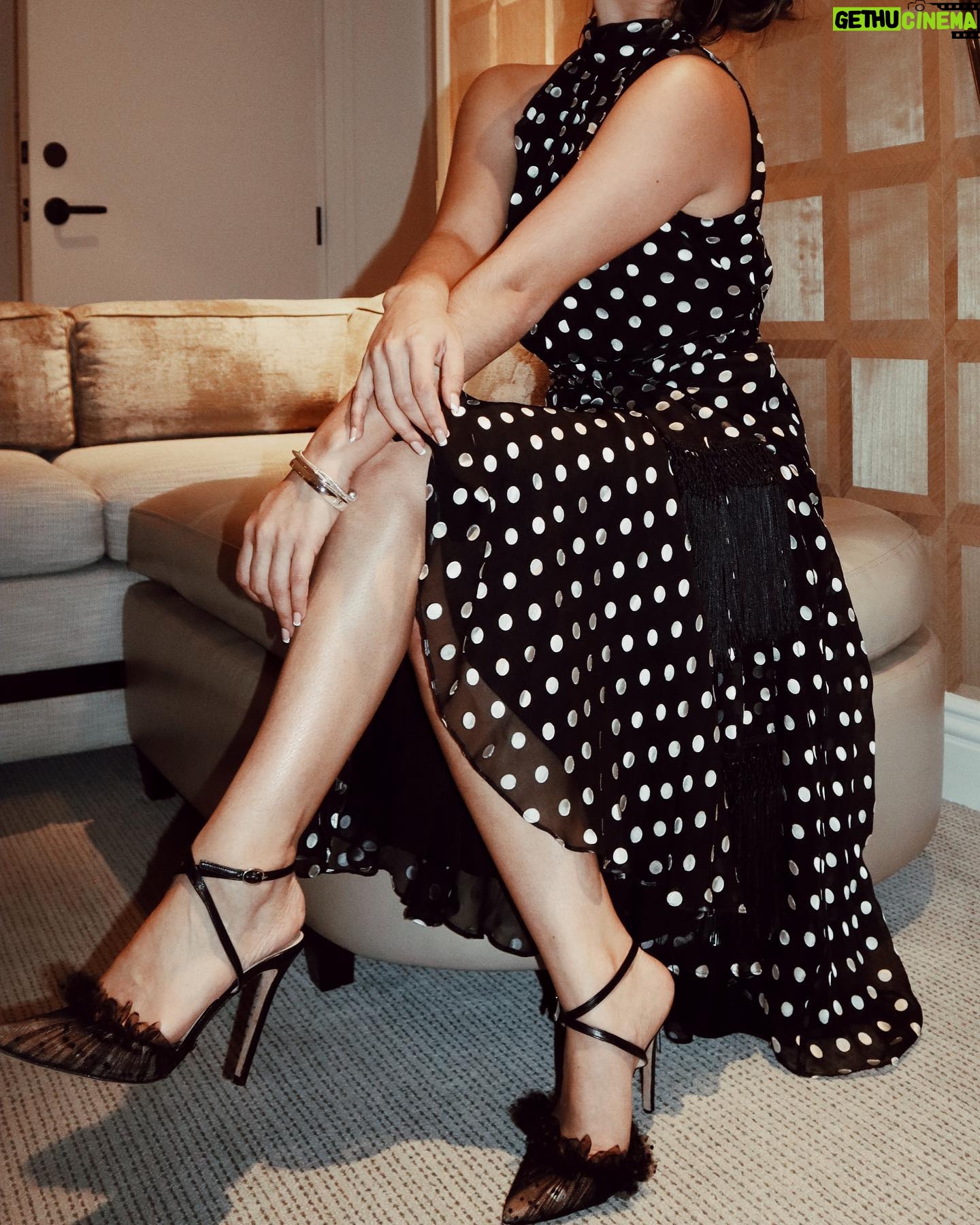 Regina Reynoso - 7.1K Likes - Thank you @sagaftra for having us tonight! Styling by: @jilljacobsstudio makeup by @thetonyabrewer HAIR: @chrisdylanhair dress: @carolinaherrera shoes: @andreawazenofficial bag: @byfar_official jewelry: @_jennybird