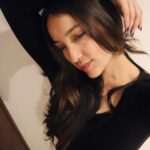 Regina Reynoso Instagram - 🖤