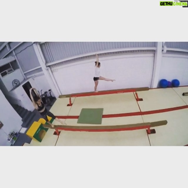 Regina Reynoso Instagram - Cerrando fuerte 2015 💪🏻 #gopro #gymnastics
