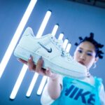 ReiNa Instagram – ・
 𝗡𝗜𝗞𝗘 𝗗𝗔𝗡𝗖𝗘 𝗣𝗔𝗖𝗞 𝗖𝗢𝗟𝗟𝗘𝗖𝗧𝗜𝗢𝗡

NIKEからダンサーのために作られた 
DANCE PACK COLLECTIONが発売🤍🤍

NIKE SPORTSWEARよりDANCEとY2Kをテーマにした本作は、サイバーから連想されるホワイトとクロームカラーを落とし込みました。

デュブレやチャームはドリップした金属をイメージ。変化し続けるNIKEのDNAと2000年代 DANCEをイメージしたエッジの効いたスタイルをスタイリッシュにミックス。

ぜひDANCE PACKを履いて自分の好きなスタイルをSNSやコミュニティで発信してね🪩✨

本コレクションのビジュアルモデルを務めたダンサー・振付師であるReiNaの着用LOOKをatmos pink HPにて公開中💭
ぜひチェックしてね❣️

HP: https://www.atmos-pink.com/lp/nike-cyber-drip-collection

#nike #ナイキ #nikedancepack #ナイキダンスパック #dancerfashion #dancecode #reina #atmospink #アトモスピンク #atmospinkdance #アトモスピンクダンス #atmospinkdanceacademy