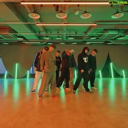 ReiNa - 21.8K Likes - Omg...🔥
The Japanese boys group @befirst__official Killed it💥🤯🇯🇵
I'm so greatful to choreograph to such an amazing artists.
Go smash it @befirst__official ✊🏼✨🌏
【Dance Practice】🔥
ちょっとえぐすぎるので是非フルでYoutubeで見てください‼️🙏🤣
Choreographed by SOTA × ReiNa🤝🔥
#bf_masterplan
#BEFIRST
#Masterplan
#MadeInJapan
#ReiNachoreography