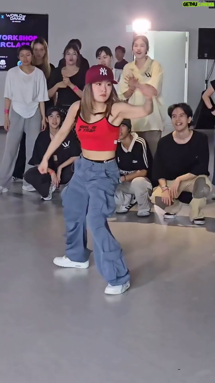 ReiNa - 8.3K Likes - Shut Shit Down 🥊💥 @troyboi
🌴: @worldofdance_thailand 🇹🇭✨
