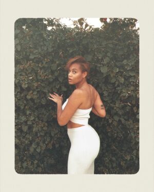 Reign Edwards Instagram - “You deserve to be loved and chosen. Not almost loved or almost chosen.”✨💛

#happyfriday