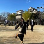 Reika Oozeki Instagram - . 2024年まだ投稿してなかった‼️ みんな今年もよろしくねっ 年末年始は毎年恒例となった家族旅行で 四国に行って来たよー！ 香川の金刀比羅神社とうどん→高知城と桂浜 →愛媛の松山城と道後温泉→しまなみ海道 こんな感じで回ったけど四国最高🌱 2泊3日だったから全ては回れなかったけど 海鮮美味いし景色は良いし温泉も良いし 大満足の旅行だった！！ また行きたいなぁ。 んでまだ載せたい写真もある😂 とりま坂本龍馬かっこ良すぎた。 歴史オタク兄貴も歓喜してましたとさ。 #家族旅行#四国