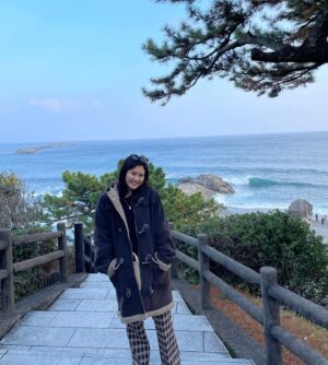 Reika Oozeki Instagram - .
2024年まだ投稿してなかった‼️
みんな今年もよろしくねっ
年末年始は毎年恒例となった家族旅行で
四国に行って来たよー！

香川の金刀比羅神社とうどん→高知城と桂浜
→愛媛の松山城と道後温泉→しまなみ海道
こんな感じで回ったけど四国最高🌱
2泊3日だったから全ては回れなかったけど
海鮮美味いし景色は良いし温泉も良いし
大満足の旅行だった！！

また行きたいなぁ。
んでまだ載せたい写真もある😂
とりま坂本龍馬かっこ良すぎた。
歴史オタク兄貴も歓喜してましたとさ。
#家族旅行#四国