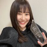 Reika Oozeki Instagram - . あのーまさかまさかの話でして… 皆さん観てくれた方もいるかもだけど、 この前TikTokでショートドラマを 撮ってみましてね、その動画がTikTokの ショードラアワード2024に 出演者賞でノミネートされまして、 そしてそしてまさかの 出演者賞を受賞いたしました🏆😂 いやまじでびっくりした笑 ノミネートの時点でびっくりだったのだけど、 昨日の授賞式お邪魔して、名前呼ばれた瞬間 マネージャーさんと「ええっ⁉️⁉️」って 一緒に叫んだくらいwwww そのあとのスピーチもびっくりしてて おどおどしちゃってインキャ出ちゃった💦 いやーびっくりしたーー笑 し、嬉しいのとありがたみと、、 ありがとうございますー！イェーーーーイ！ 約10年前にvineという超絶ショート動画で バズった女がまた別のショート動画コンテンツで こうしてショートドラマを撮らせていただき そして賞まで受賞させていただき、 なんだかおもろい人生でございやす🌱 この経験を活かしてこれからの俳優業でも おもろいことしていきたいなぁー！ がんばろーっと。 そしてこのショートドラマをやろうと 言ってくださったマネージャーさん、 一緒に作り上げてくださったスタッフの皆さん、 ほんとにありがとうございます、らぶ💖