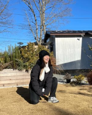 Reika Oozeki Instagram - .
2023年お疲れ様だよ〜🫶🏻
朝からどすっぴんではしゃいだある日。
やっぱ自分の大切な人と大切な時間を
過ごしたり笑い合ってる時間が
幸せだし笑顔になれて心がぽかぽかになるね。
ほんと周りの人に支えられて
生きてるなって実感するなぁ最近！！
全ての人に感謝なの💫

あとは、何があっても生きてれば、
なんとかなるんだってね。思う。
ほんと、生きてさえいれば、なんとかなる。
どんなに挫けそうになっても、
生きてやる！！！ふぅ！！！！
さぁこの年末は餅あと何個食べれるかな😋
みんな今年も沢山のはっぴーを
ありまとね、だいすきだよーん💖