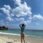 Reika Oozeki Instagram - . 完全に夏のヲンナ☀️🍑 泳ぎ終わりのビーチル幸。 宮古島の海はほんとに綺麗！！ おnewのロンスプおろしてアゲでした。 今回の宮古島は毎日潜ってて、 毎日が幸せに満ち溢れてたよ🌱 #宮古島