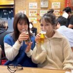 Reika Oozeki Instagram - . ちゃんそむ👶🏻♡ この前26歳の誕生日を迎えた子。 2人してビール大好きマンです！！ そんな俺らの出会いは、 私が18歳、ちゃんそむが17歳の時。 いつも一緒に泣いたり笑ったり怒ったり 一生らぶりーって感じなの💫 これからもくだらないことで爆笑してこ！ 久しぶりのバースデーライブも最高だったなぁ ボロボロ泣いてしまった！！！ 苑子の歌声と笑顔と、てか存在そのものが 全俺を、そして世界を救うぜ。 これからもずっとお祝いさせてくれー！💖