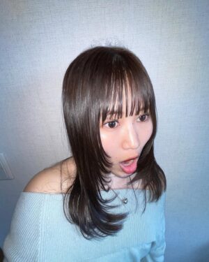 Reika Oozeki Instagram - .
顔周りのレイヤーがっつり入れた👶🏻
髪も染めてサラサラにもしてもろたよっ
あやねさんいつもありまとー💫
3枚目はふざけてますね、はい。
色落ちも楽しみだなぁ！