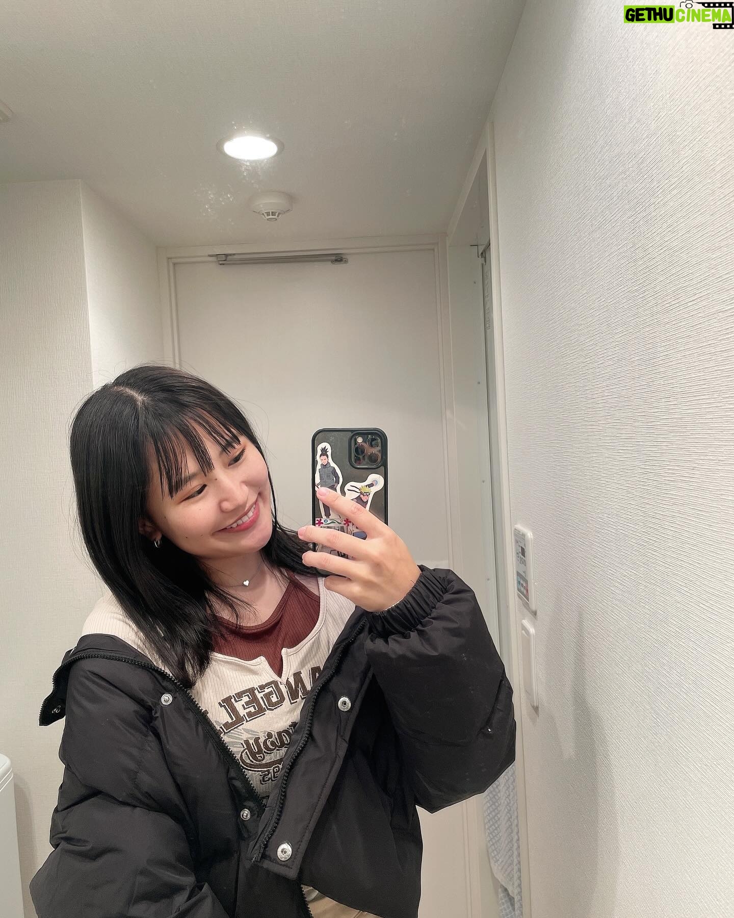 Reika Oozeki Instagram - . 寒くなってきたねええ❄️ 冬でもy2k風味でアゲてくっ 服はSHEINだよん💫 【1.2枚目】 帽子:13348852 トップス:12138513 バッグ:13141454 【3.4.5枚目】 Tシャツ:11447266 アウター:11323148 クーポンコード:BFJP136 「試すたび、好きが見つかる。 届くたび、好きが増えてく。 30万点以上の人気アイテムが限定値下げ🔥」 @shein_japan #SHEINblackfriday#SHEINGoodFinds #SHEINforAll#loveshein#ad #saveinstyle#PR