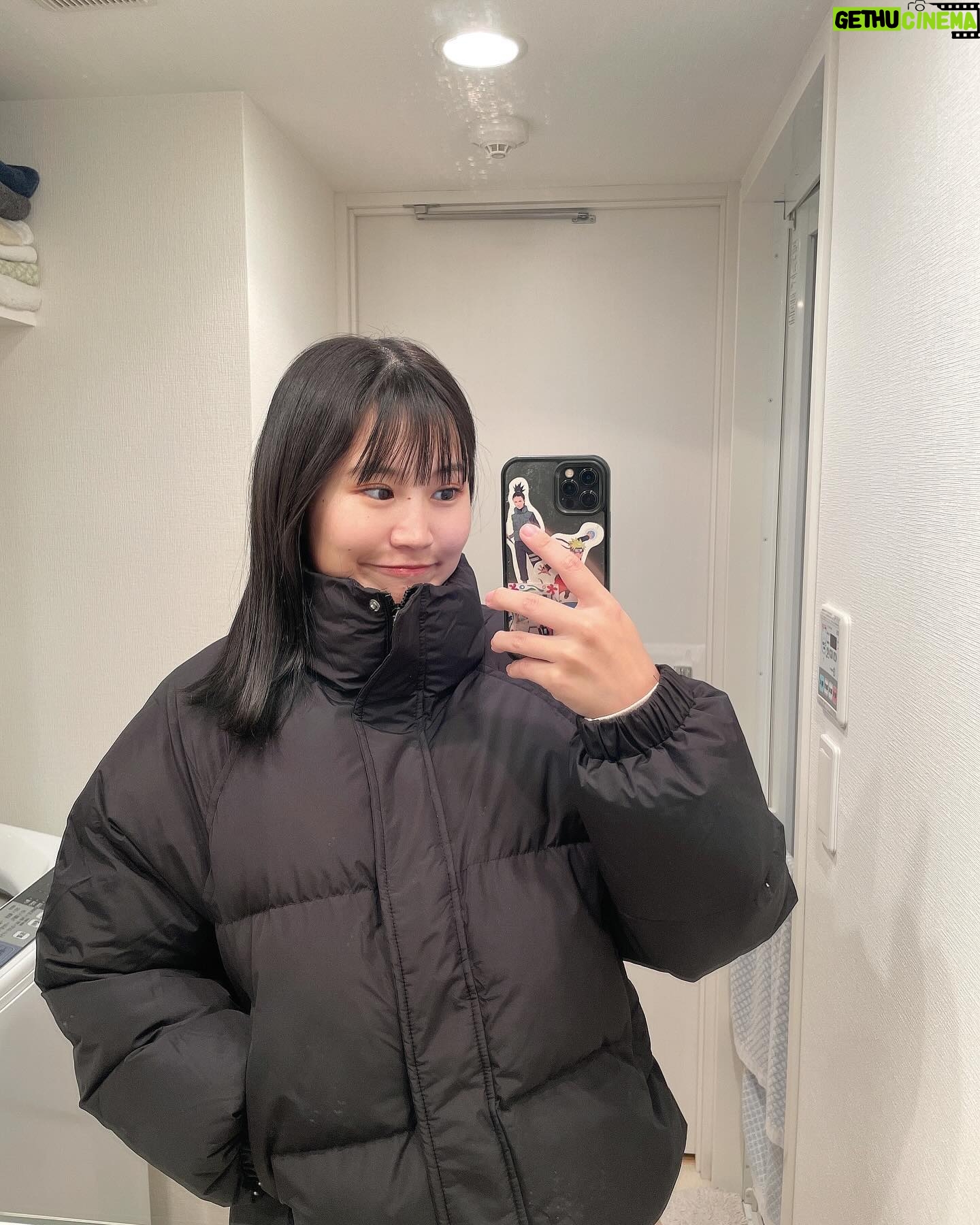 Reika Oozeki Instagram - . 寒くなってきたねええ❄️ 冬でもy2k風味でアゲてくっ 服はSHEINだよん💫 【1.2枚目】 帽子:13348852 トップス:12138513 バッグ:13141454 【3.4.5枚目】 Tシャツ:11447266 アウター:11323148 クーポンコード:BFJP136 「試すたび、好きが見つかる。 届くたび、好きが増えてく。 30万点以上の人気アイテムが限定値下げ🔥」 @shein_japan #SHEINblackfriday#SHEINGoodFinds #SHEINforAll#loveshein#ad #saveinstyle#PR