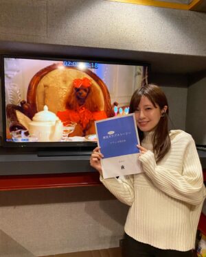 Reimi Tsutsumi Instagram - 🐩
本日24時35分〜、犬の犬による犬好きのための動物恋愛ドラマ「東京犬ラブストーリー　第1話」が放送されます🐶
.
私はトイプードルのスフレの声を担当しております🐩
ほんの少しではありますが、作品に声を吹き込むという貴重な経験をさせていただき、改めてプロの声優の方々の凄さに気付くと共に、勉強になることも非常に多い現場でした。
そして何より、可愛らしいワンちゃんたちに癒される作品です🐕✨
.
今日から3週連続で放送です！
犬好きの皆さまも、日々の疲れを癒したい皆さまも是非ご覧下さいませ✨🙌
.
#東京犬ラブストーリー
#こんにちはスフレ役の堤です
#我が家にもトイプードルがいるので
#家でアフレコしてみたりしして練習しました
#その成果は
#今夜から3週連続の放送でお確かめ下さいませ