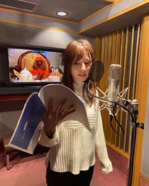 Reimi Tsutsumi Instagram - 🐩
本日24時35分〜、犬の犬による犬好きのための動物恋愛ドラマ「東京犬ラブストーリー　第1話」が放送されます🐶
.
私はトイプードルのスフレの声を担当しております🐩
ほんの少しではありますが、作品に声を吹き込むという貴重な経験をさせていただき、改めてプロの声優の方々の凄さに気付くと共に、勉強になることも非常に多い現場でした。
そして何より、可愛らしいワンちゃんたちに癒される作品です🐕✨
.
今日から3週連続で放送です！
犬好きの皆さまも、日々の疲れを癒したい皆さまも是非ご覧下さいませ✨🙌
.
#東京犬ラブストーリー
#こんにちはスフレ役の堤です
#我が家にもトイプードルがいるので
#家でアフレコしてみたりしして練習しました
#その成果は
#今夜から3週連続の放送でお確かめ下さいませ