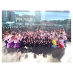 Reimi Tsutsumi Instagram - 👑 「お台場冒険王2023」無事に終了致しました！ 毎日沢山の方にお越し頂き、夏のひと時を一緒に過ごさせて頂いてとても楽しかったです✨ ご来場頂いた皆さん、ありがとうございました。 . この夏は沢山踊って、沢山太陽の光を浴びました！ 日頃全くと言っていい程運動をしないので、今日から運動不足が心配です。笑 . 皆さんから頂いたパワーを糧に、また日々頑張ります！ . #お台場冒険王 #SPLASH！ #1枚目 #最終日に皆さんと！ #2枚目と3枚目 #初日と最終日☀️ #4枚目 #何度も打ち合わせを重ねて、全員のスケジュール確認や調整、衣装のデザイン決めなどを一緒に担って下さった永島さん🫶💓 永島果実店のジェラートも美味しかったです🍨🤤 #参加出来たメンバーも、都合により参加出来なかったメンバーも心は全員一緒に踊っていました！ #5枚目 #めざましテレビのスタッフさんがめざましメンバーだけでなく、他の番組を担当しているアナウンサーのうちわまで作ってくれたんです🥲愛を感じる…🥹💓感謝です！ #ハッシュタグの使い方絶対間違ってる