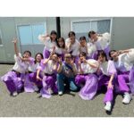 Reimi Tsutsumi Instagram - 👑 「お台場冒険王2023」無事に終了致しました！ 毎日沢山の方にお越し頂き、夏のひと時を一緒に過ごさせて頂いてとても楽しかったです✨ ご来場頂いた皆さん、ありがとうございました。 . この夏は沢山踊って、沢山太陽の光を浴びました！ 日頃全くと言っていい程運動をしないので、今日から運動不足が心配です。笑 . 皆さんから頂いたパワーを糧に、また日々頑張ります！ . #お台場冒険王 #SPLASH！ #1枚目 #最終日に皆さんと！ #2枚目と3枚目 #初日と最終日☀️ #4枚目 #何度も打ち合わせを重ねて、全員のスケジュール確認や調整、衣装のデザイン決めなどを一緒に担って下さった永島さん🫶💓 永島果実店のジェラートも美味しかったです🍨🤤 #参加出来たメンバーも、都合により参加出来なかったメンバーも心は全員一緒に踊っていました！ #5枚目 #めざましテレビのスタッフさんがめざましメンバーだけでなく、他の番組を担当しているアナウンサーのうちわまで作ってくれたんです🥲愛を感じる…🥹💓感謝です！ #ハッシュタグの使い方絶対間違ってる